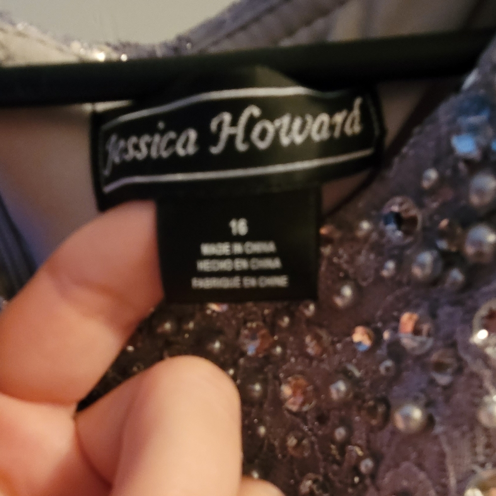 Silver Gown - Picture 4 of 4